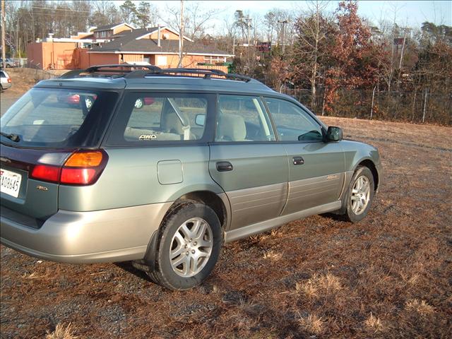 Subaru Outback 2003 photo 2