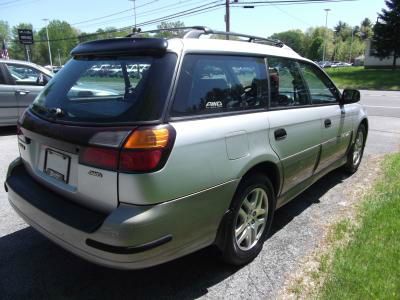 Subaru Outback 2003 photo 2