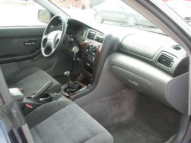 Subaru Outback 2003 photo 2