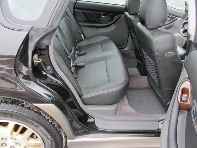 Subaru Outback 2003 photo 3
