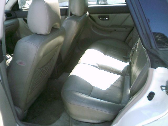 Subaru Outback 2003 photo 4