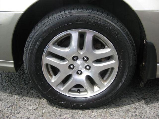 Subaru Outback 2003 photo 3