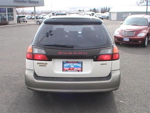Subaru Outback 2003 photo 2