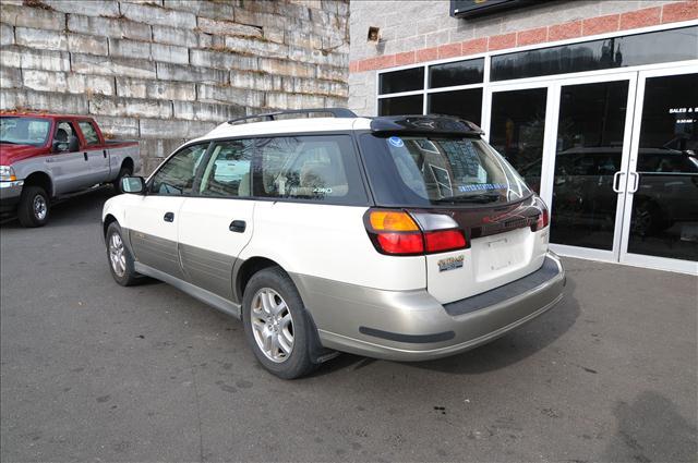 Subaru Outback 2003 photo 2
