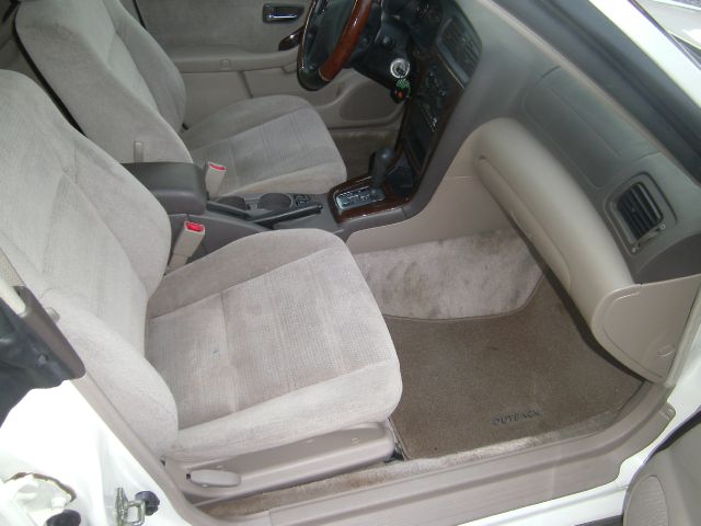 Subaru Outback 2003 photo 2