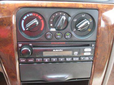 Subaru Outback 2003 photo 2