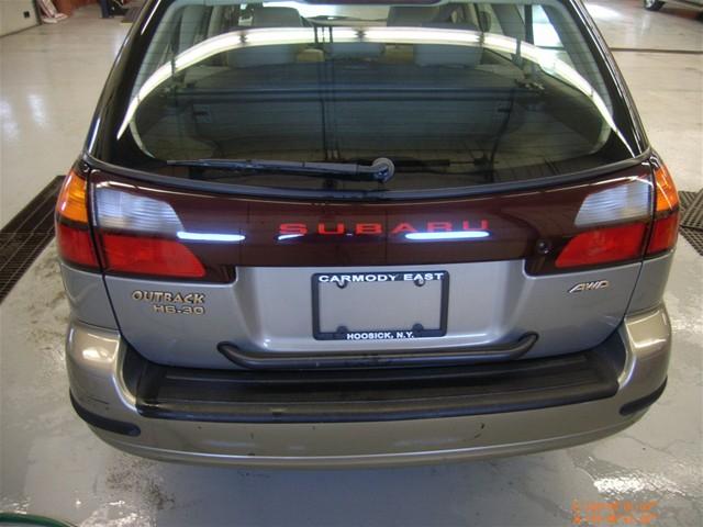 Subaru Outback 2003 photo 1