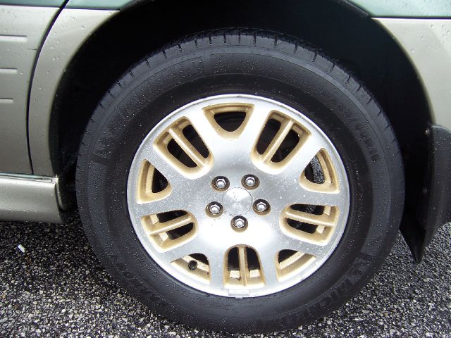 Subaru Outback 2003 photo 2