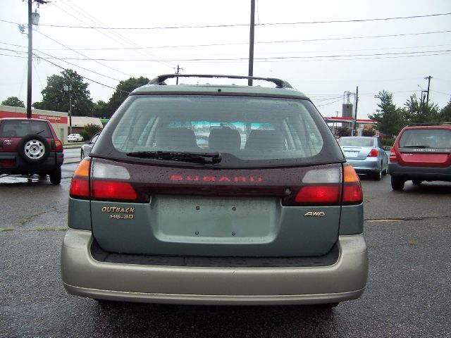 Subaru Outback 2003 photo 3