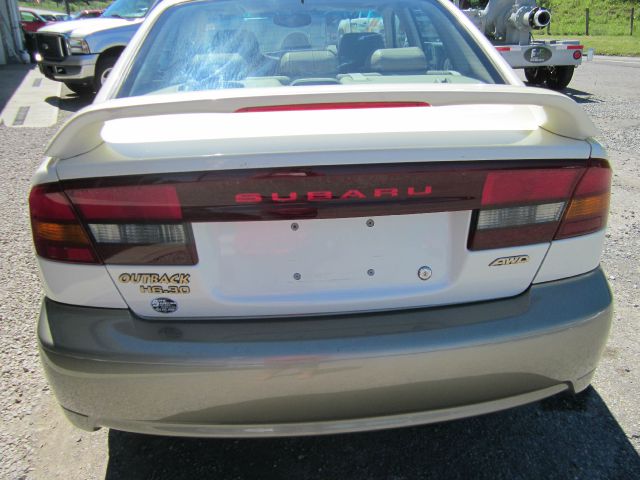 Subaru Outback 2003 photo 4