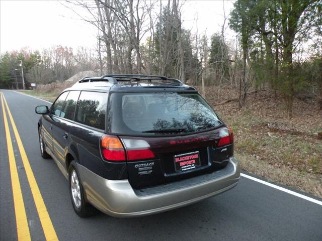 Subaru Outback 2004 photo 2