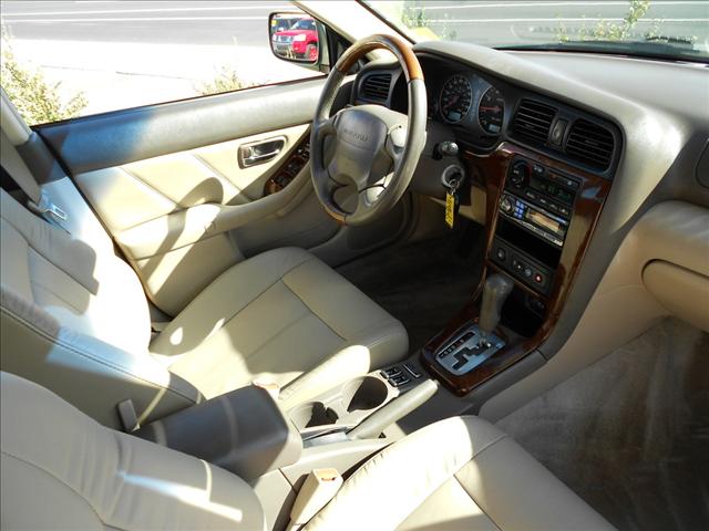 Subaru Outback 2004 photo 2