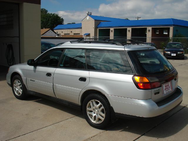 Subaru Outback 2004 photo 2