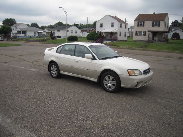 Subaru Outback 2004 photo 2