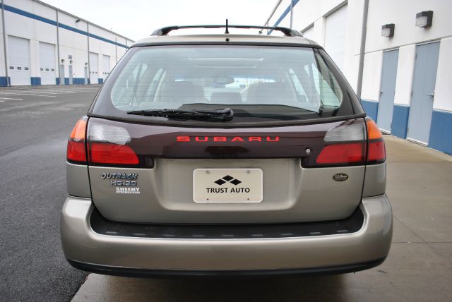 Subaru Outback 2004 photo 2