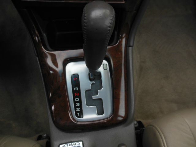 Subaru Outback 2004 photo 23
