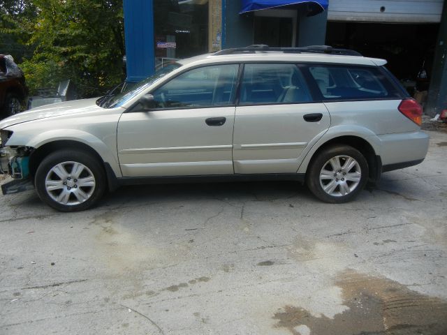 Subaru Outback 2005 photo 2