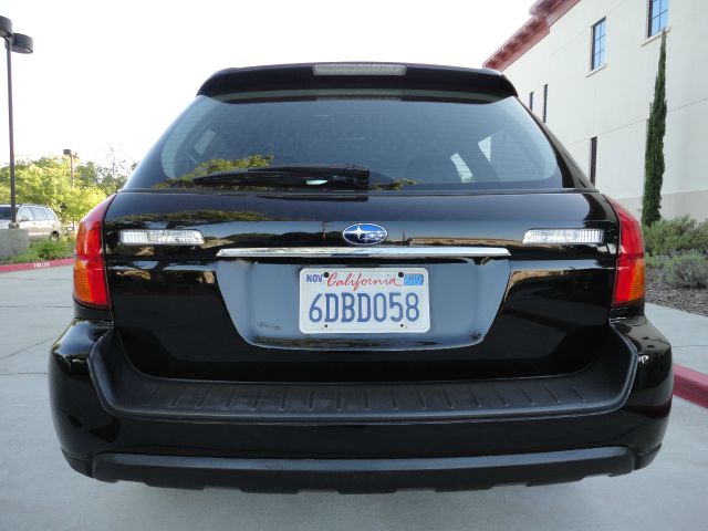 Subaru Outback 2005 photo 1