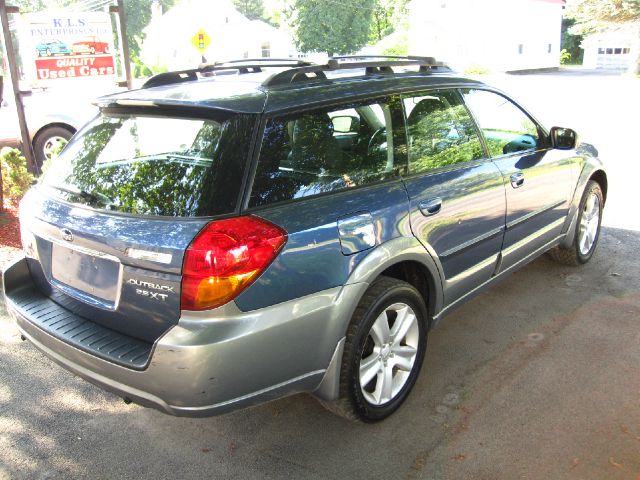 Subaru Outback 2005 photo 2
