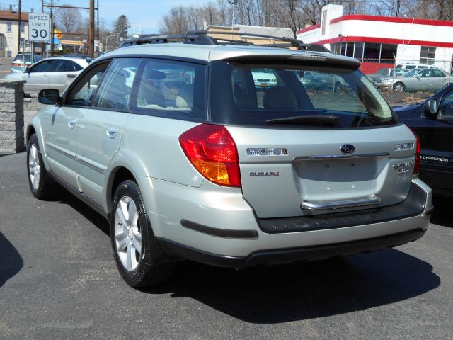 Subaru Outback 2005 photo 2