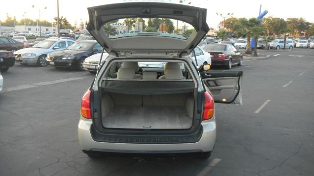 Subaru Outback 2005 photo 2