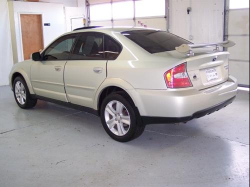 Subaru Outback 2005 photo 4