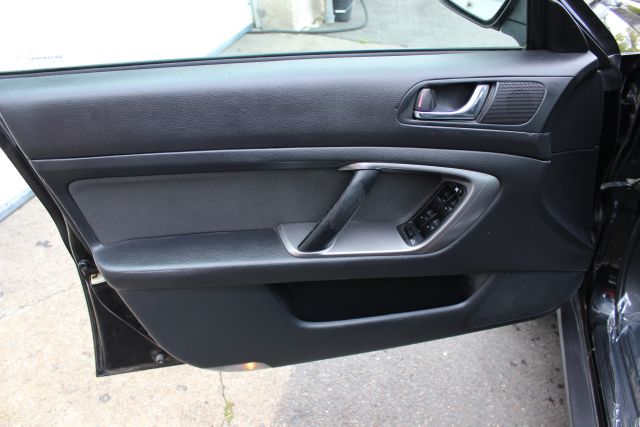 Subaru Outback 2005 photo 4