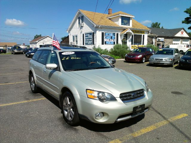 Subaru Outback 2005 photo 1