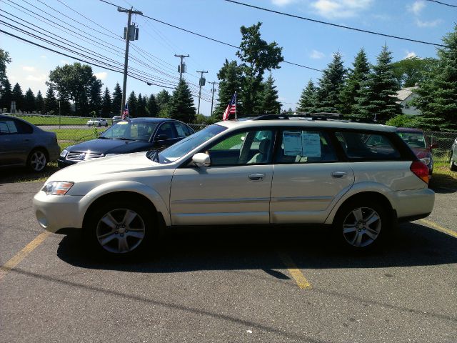 Subaru Outback 2005 photo 4