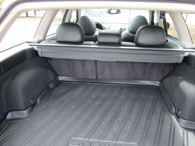Subaru Outback 2005 photo 2