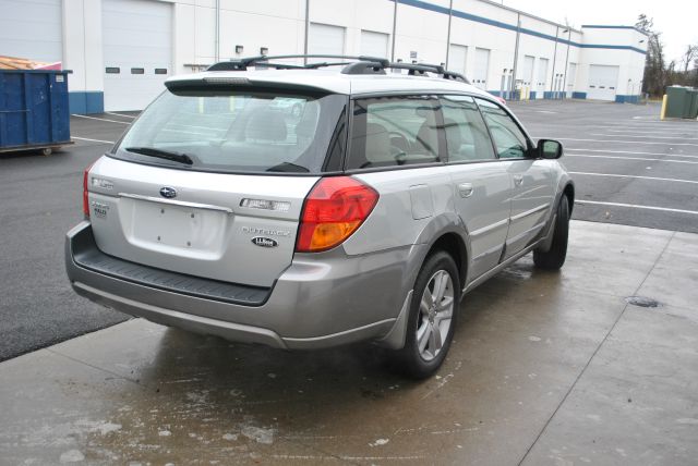 Subaru Outback 2005 photo 2