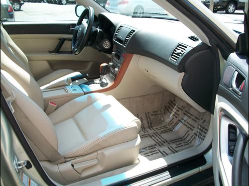 Subaru Outback 2005 photo 2