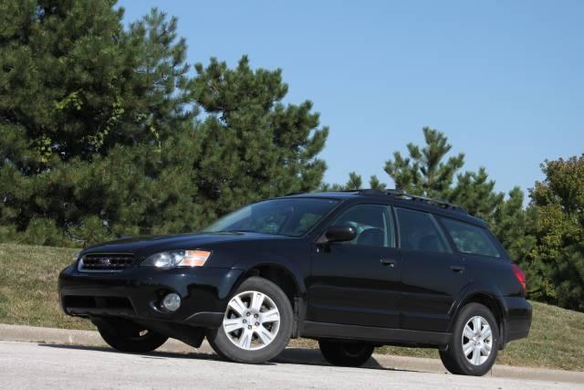 Subaru Outback 2005 photo 2