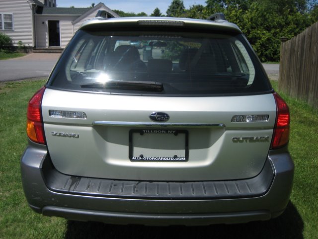 Subaru Outback 2005 photo 2