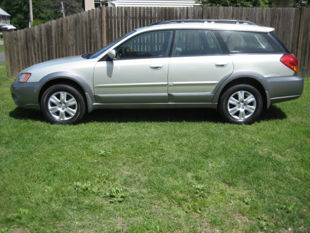Subaru Outback 2005 photo 3