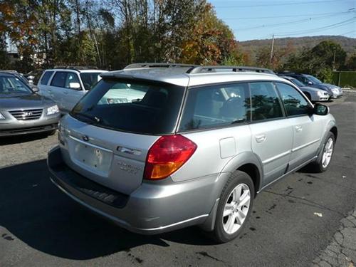 Subaru Outback 2005 photo 2