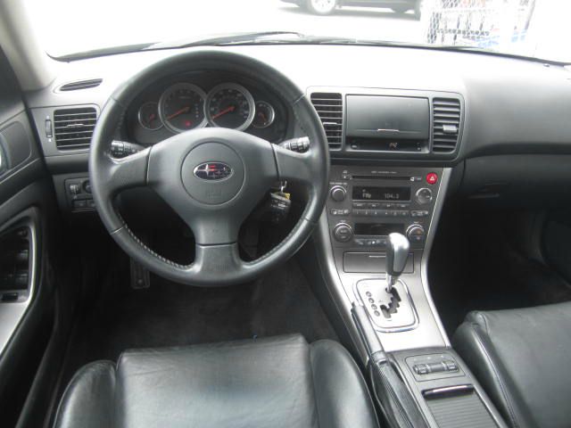 Subaru Outback 2005 photo 1