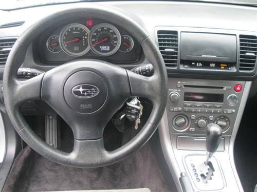 Subaru Outback 2005 photo 2