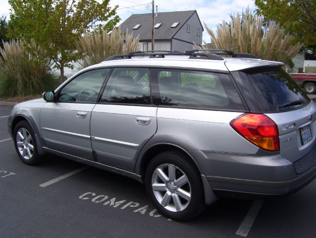 Subaru Outback 2006 photo 16