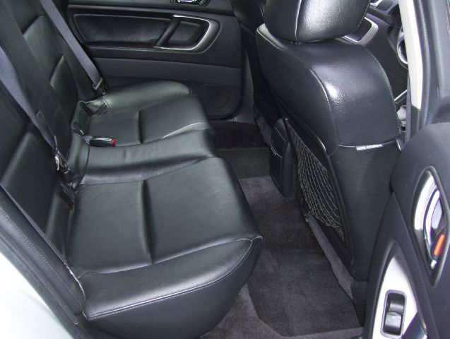 Subaru Outback 2006 photo 2