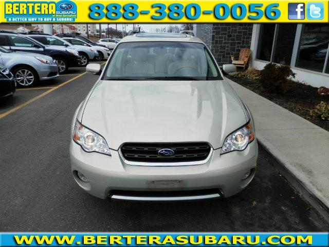 Subaru Outback 2006 photo 2