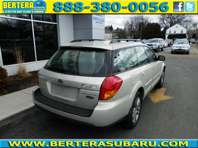 Subaru Outback 2006 photo 3