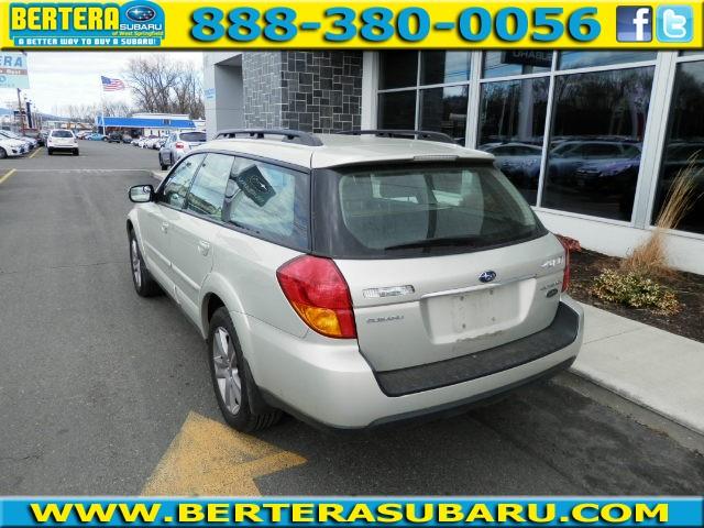 Subaru Outback 2006 photo 5