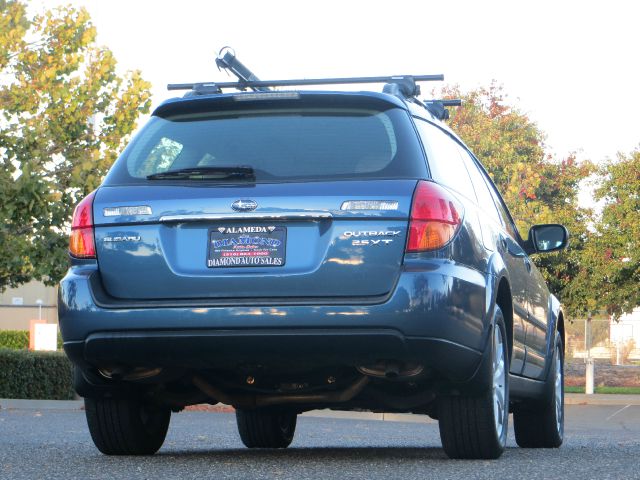 Subaru Outback 2006 photo 2