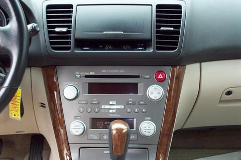 Subaru Outback 2007 photo 2