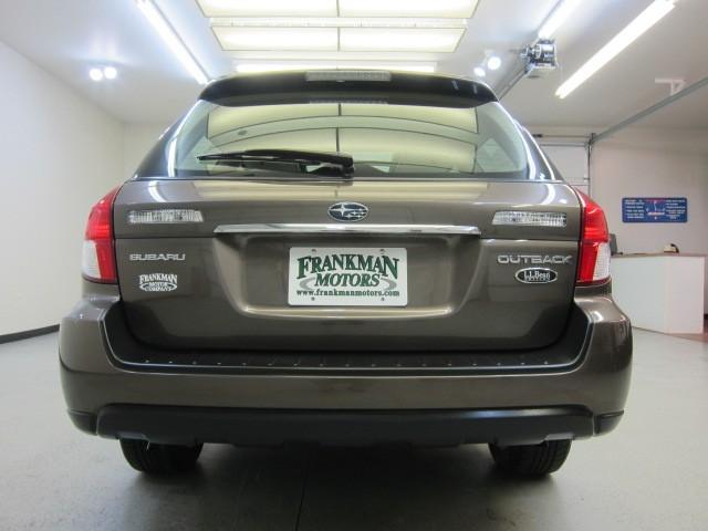 Subaru Outback 2008 photo 4