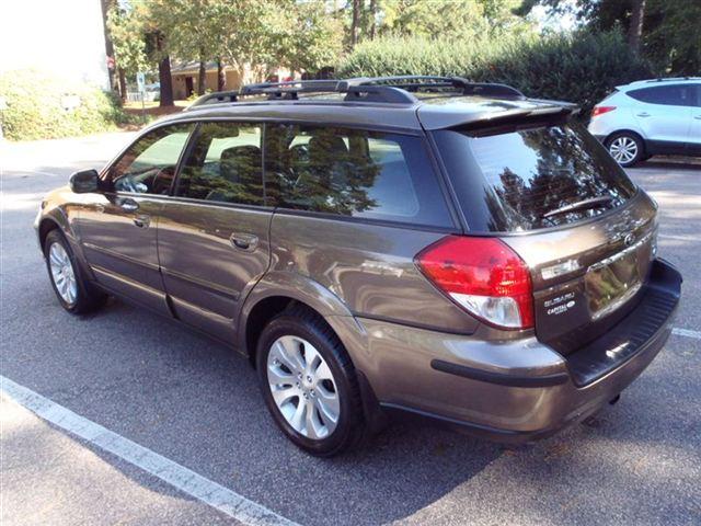 Subaru Outback 2008 photo 2
