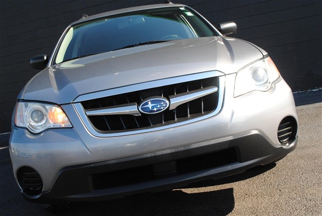 Subaru Outback 2009 photo 2