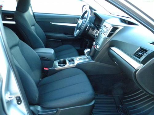 Subaru Outback 2010 photo 4