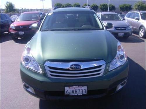Subaru Outback 2010 photo 1